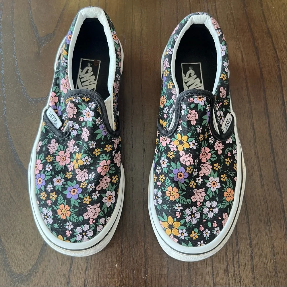 VGUC Vans Kids Black Floral Slip-On Sneakers - 1.5 - Picture 1 of 8